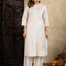 House of Pataudi Women Floral Embroidered Kurta with Trousers-41