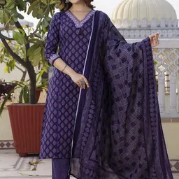 GEKHA Women Pure Cotton V-Neck Kurta with Trousers & Dupatta-32