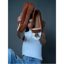 GLAM STORY Retro Textured Vegan Leather Slip-On Brown Loafers-picture-10