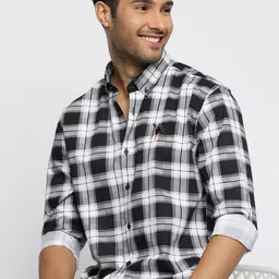 SHOWOFF Checked Smart Slim Fit Cotton Casual Shirt-image-15