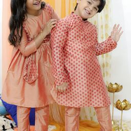 VASTRAMAY Girls Ethnic Motifs Printed Round Neck Pleated Kurta & Trousers With Potli Bag-31