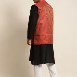 SOJANYA PLUS Men Plus Size Black Solid Kurta & Churidar Comes With a Nehru Jacket image 4