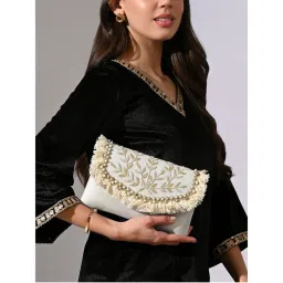 Lavie Signature White Womens Irvine Emb Envelop Clutch (M)-picture-22