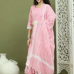 Jompers Women Regular Thread Work Kurta with Palazzos & With Dupatta image 4