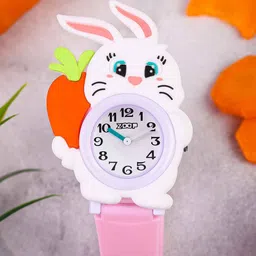ZOOP from TITAN Unisex Kids Dial & Straps Analogue Watch 26043PP01-33