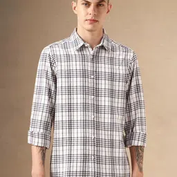 Dennis Lingo Men Smart Spread Collar Tartan Checked Cotton Relaxed Fit Casual Shirt-image-67