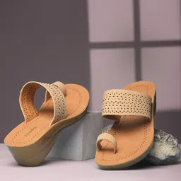 Bata Women Textured One Toe Flats-2