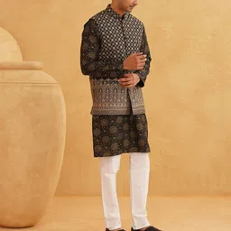 SOJANYA Men Ethnic Motifs Printed Regular Thread Work Kurta with Churidar image 4