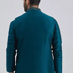 VASTRAMAY Men Embroidered Nehru Jacket image 2