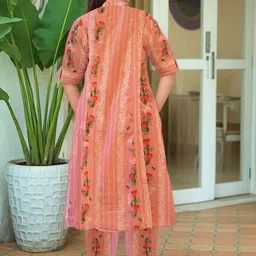 Aaghnya Floral Printed Mandarin Collar A-Line Kurta with Trouser image 4