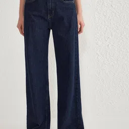 Trendyol Women Straight Fit Low Distress Cotton Jeans-picture-29