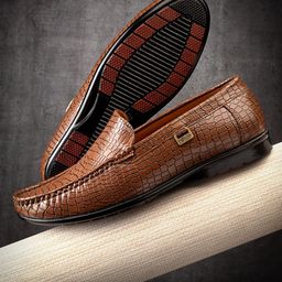 Action Men Textured Loafers-38