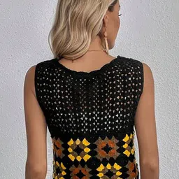 JC Mode Geometric Print Crop Top image 2