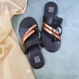 POSTCARD Women Striped One Toe Flats-10