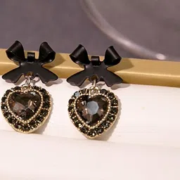 AKISON JEWELS Black Heart Shaped Studs Earrings-image-56