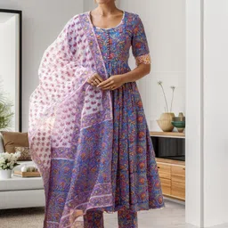 DIVASTRI Women Floral Printed Regular Kurta with Trousers & With Dupatta-18
