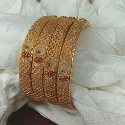 SGA FASHIONSet Of 4 Gold-Plated AD-StuddedBangles-19