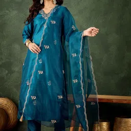 VredeVogel Women's Silk Blend Kurta Pant Set with Organza Dupatta-44