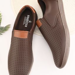 The Roadster Lifestyle Co Men Casual Slip-On Sneakers-image-71