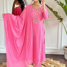 THE52 Floral Embroidered Notch Neck Thread Work Straight Kurta With Trousers & Dupatta-picture-40