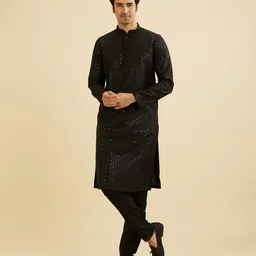 Manyavar Men Geometric Embroidered Sequinned Mandarin Collar Straight Kurta With Pyjamas-15