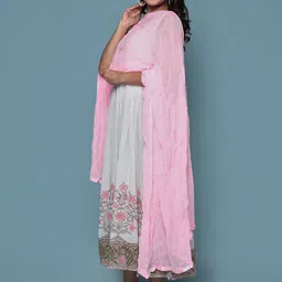 Bohekant Embroidered Dupatta with Thread Work image 4