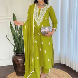 THE52 Women Ethnic Motifs Embroidered Regular Chikankari Kurta Trousers With Dupatta-16