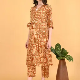 GOLDSTROMS Women Abstract Printed Regular Pure Cotton Kurta with Trousers image 3