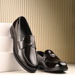 INVICTUS Men Textured Formal Slip On Shoes-image-52
