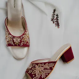 SHRIVAS BY ARCHITA MEHTA Women Embellished Suede Ethnic Block Pumps-picture-15