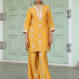 SCAKHI Floral Printed V-Neck Co-ord Set-image-9