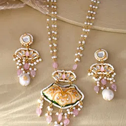 DASTOOR Gold Plated Kundan Stone Studded & Beaded Jewellery Set-19