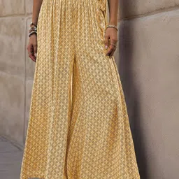 StyleCast x Revolte Women Ethnic Motifs Printed Flared High-Rise Easy Wash Pleated Trousers-image-7