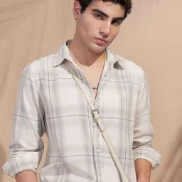 HIGHLANDER Regular Fit Checked Cutaway Collar Cotton Casual Shirt-image-5