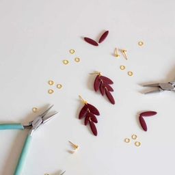 VMA PLAY FASHION Leaf Shaped Drop Earrings-image-24