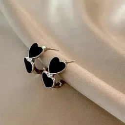 ONUYX Heart Shaped Hoop Earrings-18