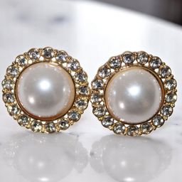 Jolly Faces Artificial Stones Studded & Pearls Beaded Circular Shaped Studs image 2