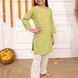 Biglilpeople Girls Printed Pure Cotton Kurta with Trousers-picture-46