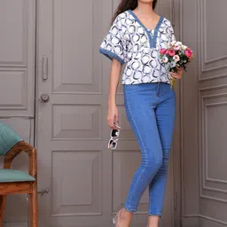 OH MI DIOS Women V-Neck Flared Sleeves Top-image-96