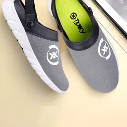 Bxxy Men Round Toe Slip-On Clogs-8