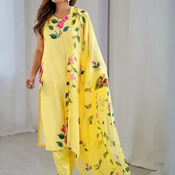 AG TEXTILE Women Floral Printed Regular Kurta with Trousers & With Dupatta-picture-21