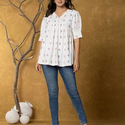 Haute and Humble Women Geometric Printed V-Neck Cotton Top-picture-7