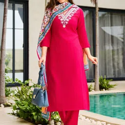 URMIR FASHION Women Floral Embroidered Regular Thread Work Kurta with Trousers & With Dupatta-picture-47