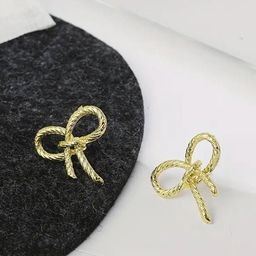 BEYTER Classic Studs Earrings-32