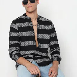 SHOWOFFFF Geometric Printed Comfort Mandarin Collar Cotton Slim Fit Shirt-image-6