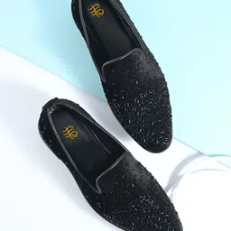 House of Pataudi Men Woven Design Embellished Velvet Casual Loafers-picture-13