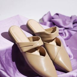 Froh Feet Women Embellished Ethnic Mules Flats-image-65