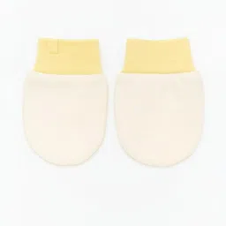 Adhigams Tweetie Newborn Cotton Hand Gloves-43