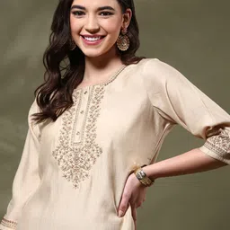 Anouk Floral Yoke Design Thread Work Round Neck Straight Kurta-picture-52