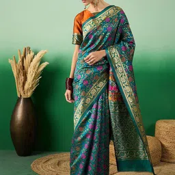 DIVASTRI Floral Woven Design Zari Designer Banarasi Saree-image-25